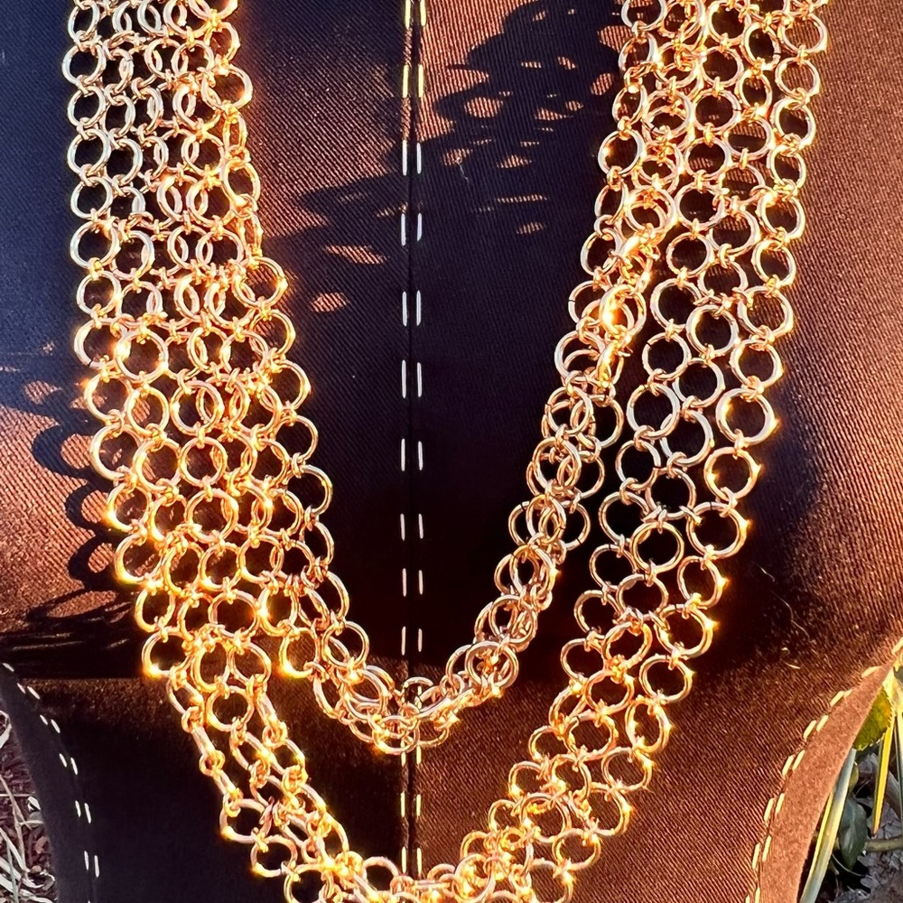 Vintage  dazzling Joan Rivers gold tone three strand link necklase